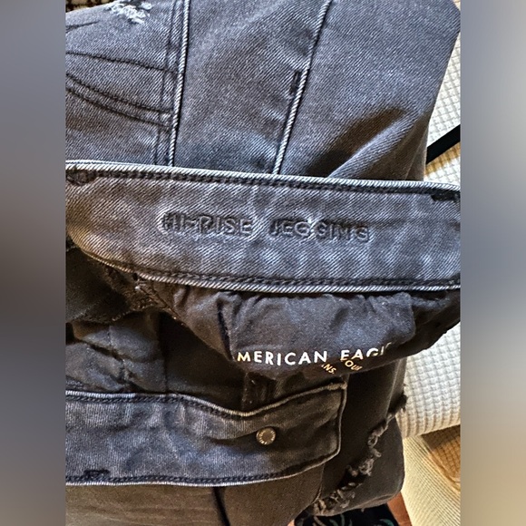 American Eagle women’s jeans - Picture 2 of 4
